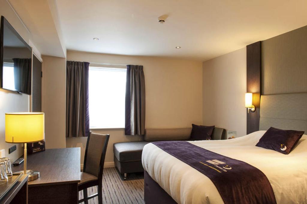 Premier Inn Birmingham City Centre Bridge Street Exterior foto