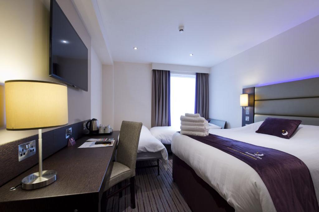 Premier Inn Birmingham City Centre Bridge Street Exterior foto